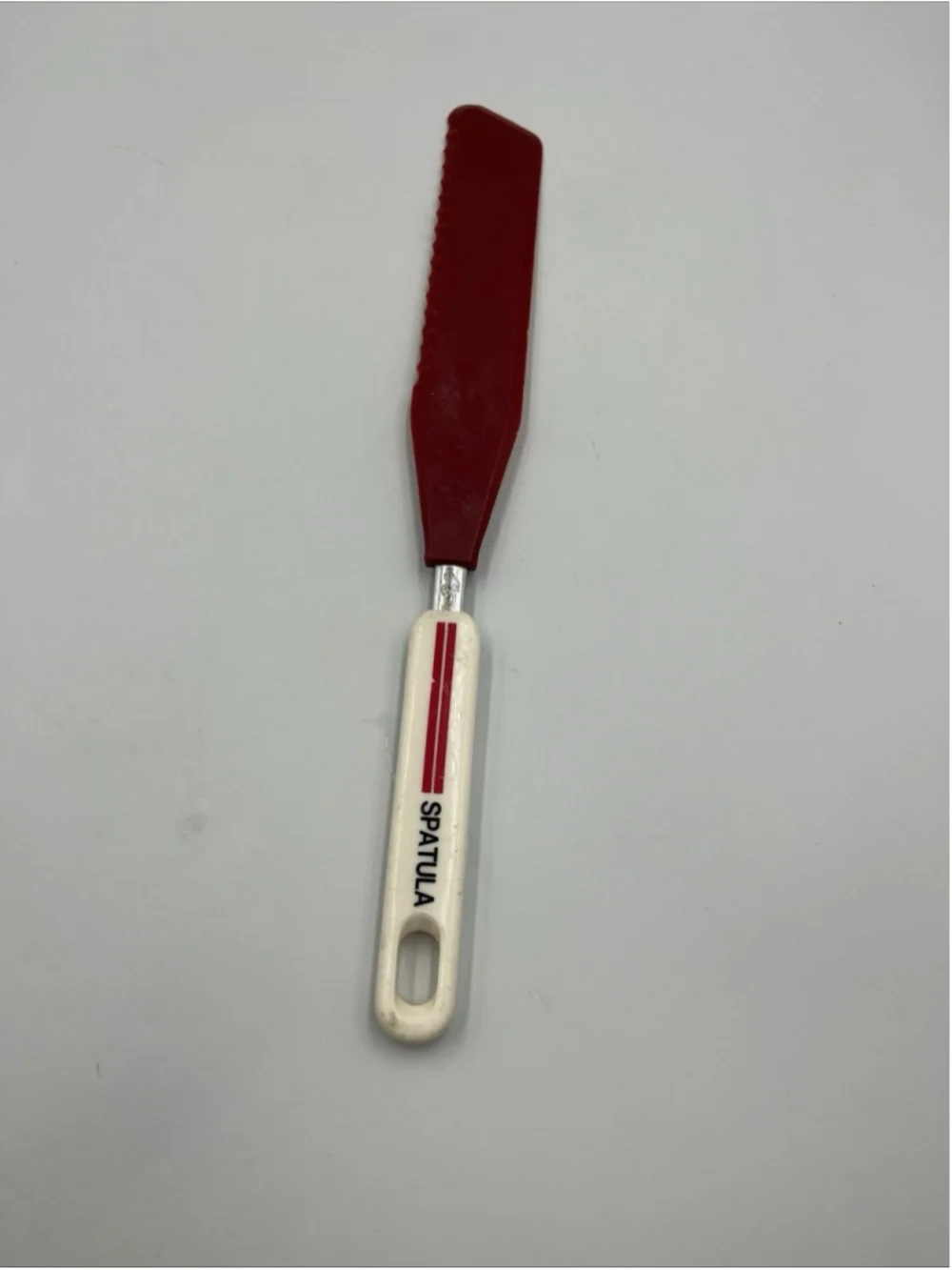 RARE VINTAGE ROGERS Co NYLON LONG ICING SPREADER RED JAPAN W/PYREX MEASURECUP